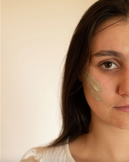 Leire- og sitrusansiktsskrubb